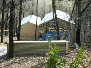 maisonroute1mois.jpg (21939 octets)